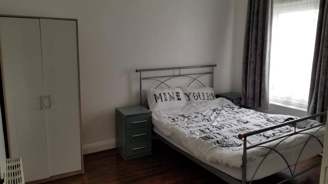 4 Bedroom House 10 Mins Walk To The Beach And Less Than A Mile From Bournemouth Main Station Exterior foto