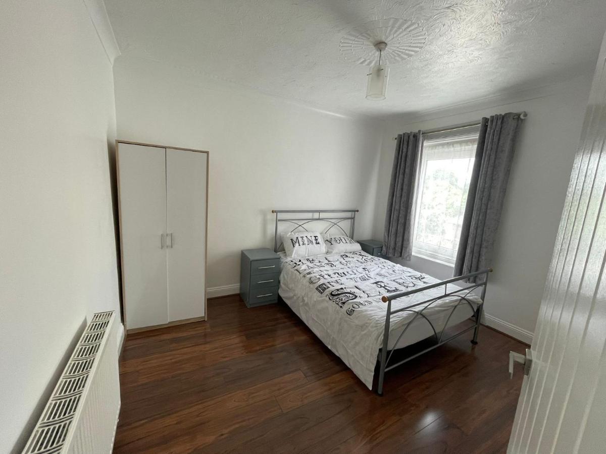 4 Bedroom House 10 Mins Walk To The Beach And Less Than A Mile From Bournemouth Main Station Exterior foto