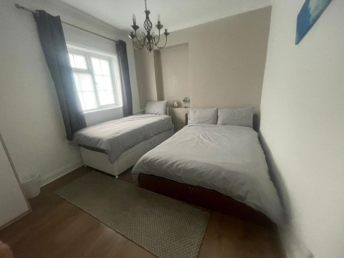4 Bedroom House 10 Mins Walk To The Beach And Less Than A Mile From Bournemouth Main Station Exterior foto
