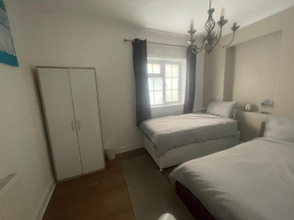 4 Bedroom House 10 Mins Walk To The Beach And Less Than A Mile From Bournemouth Main Station Exterior foto